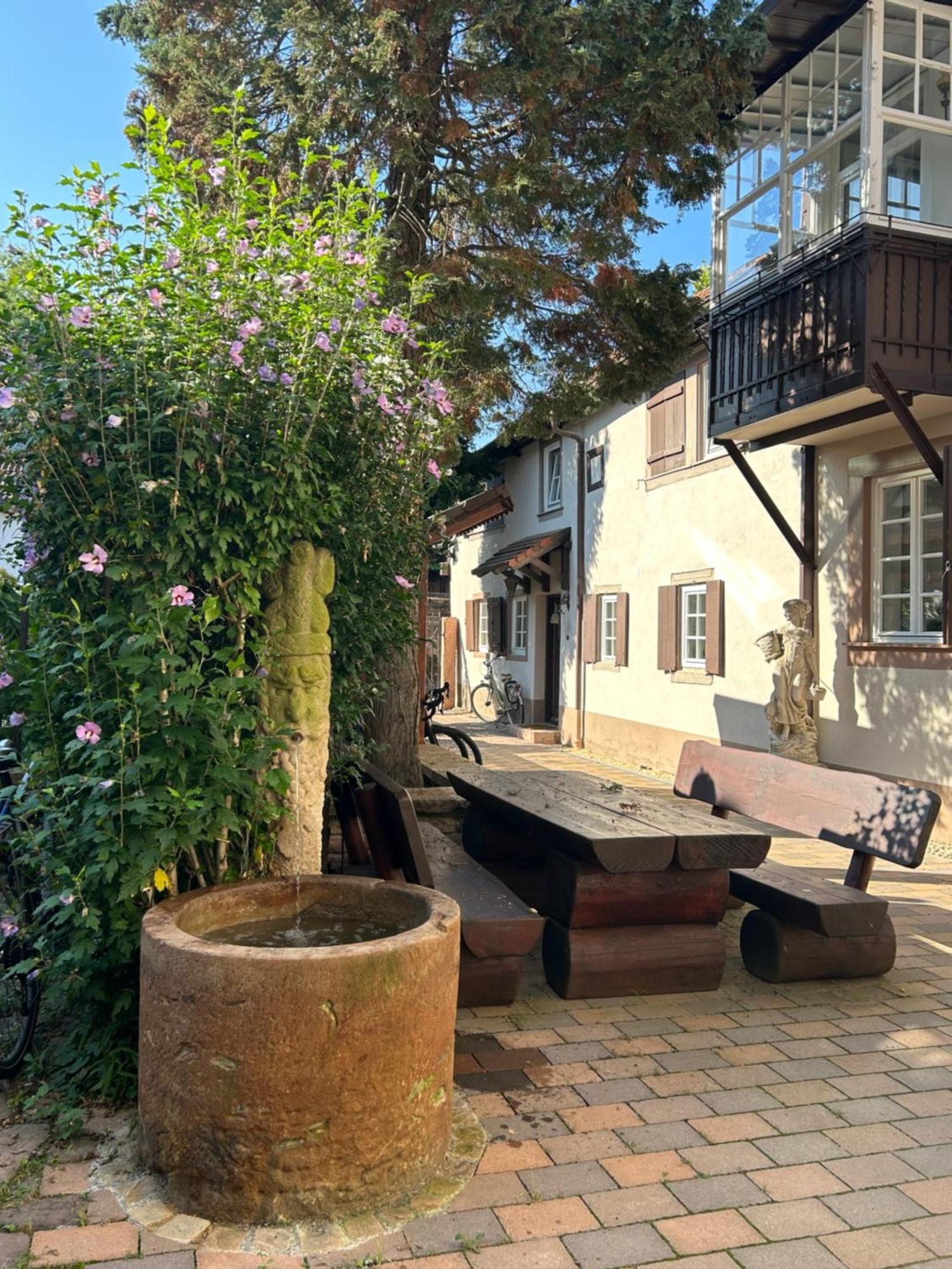 Exklusives Haus, Ruhig Gelegen Im Innenhof, Zentral, Lichtdurchflutet Zustellbett,Babybett Bei Bedarf Karlsruhe Exterior foto